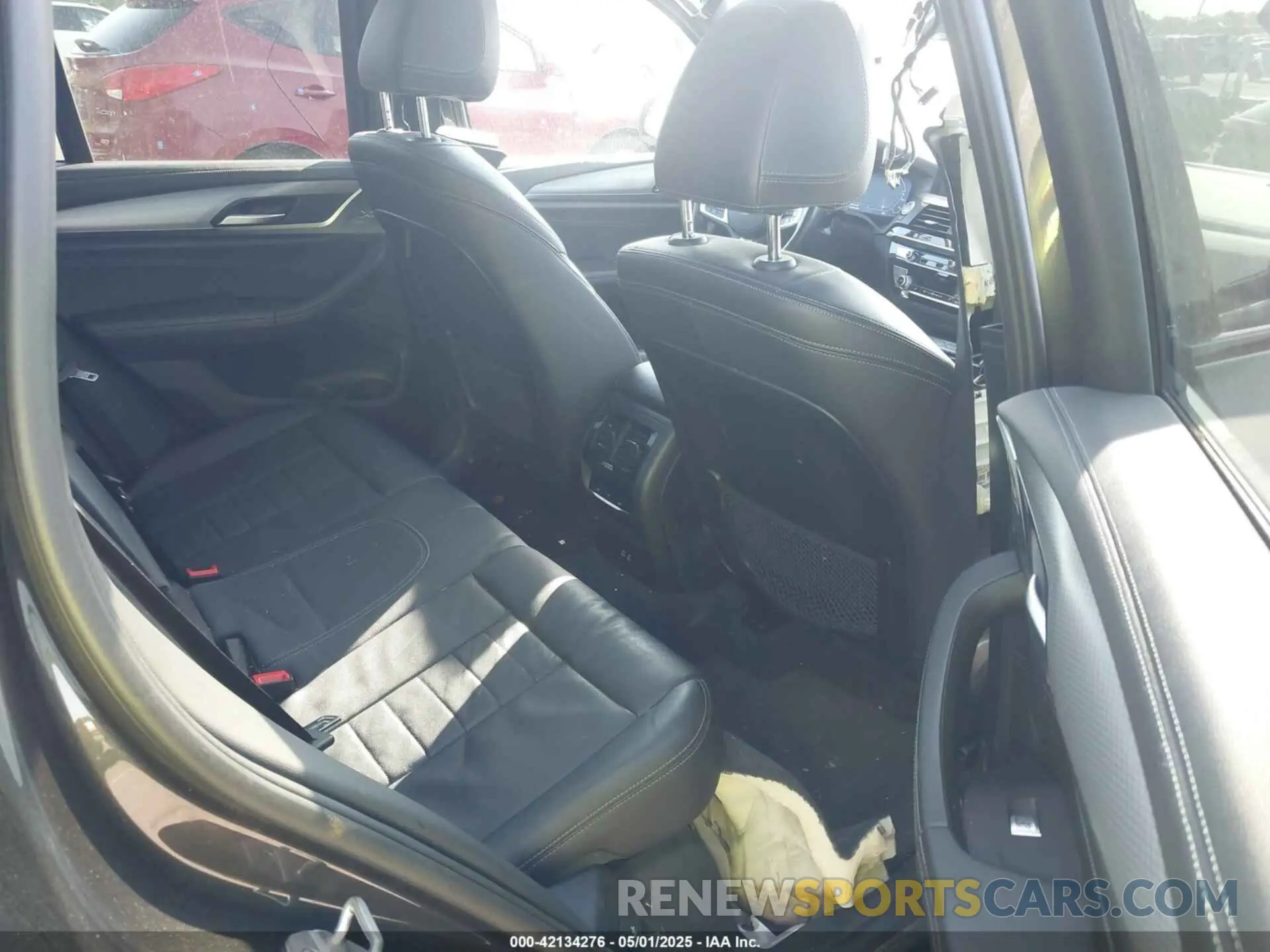 8 Photograph of a damaged car 5UXTS1C08M9E14736 BMW X3 PHEV 2021
