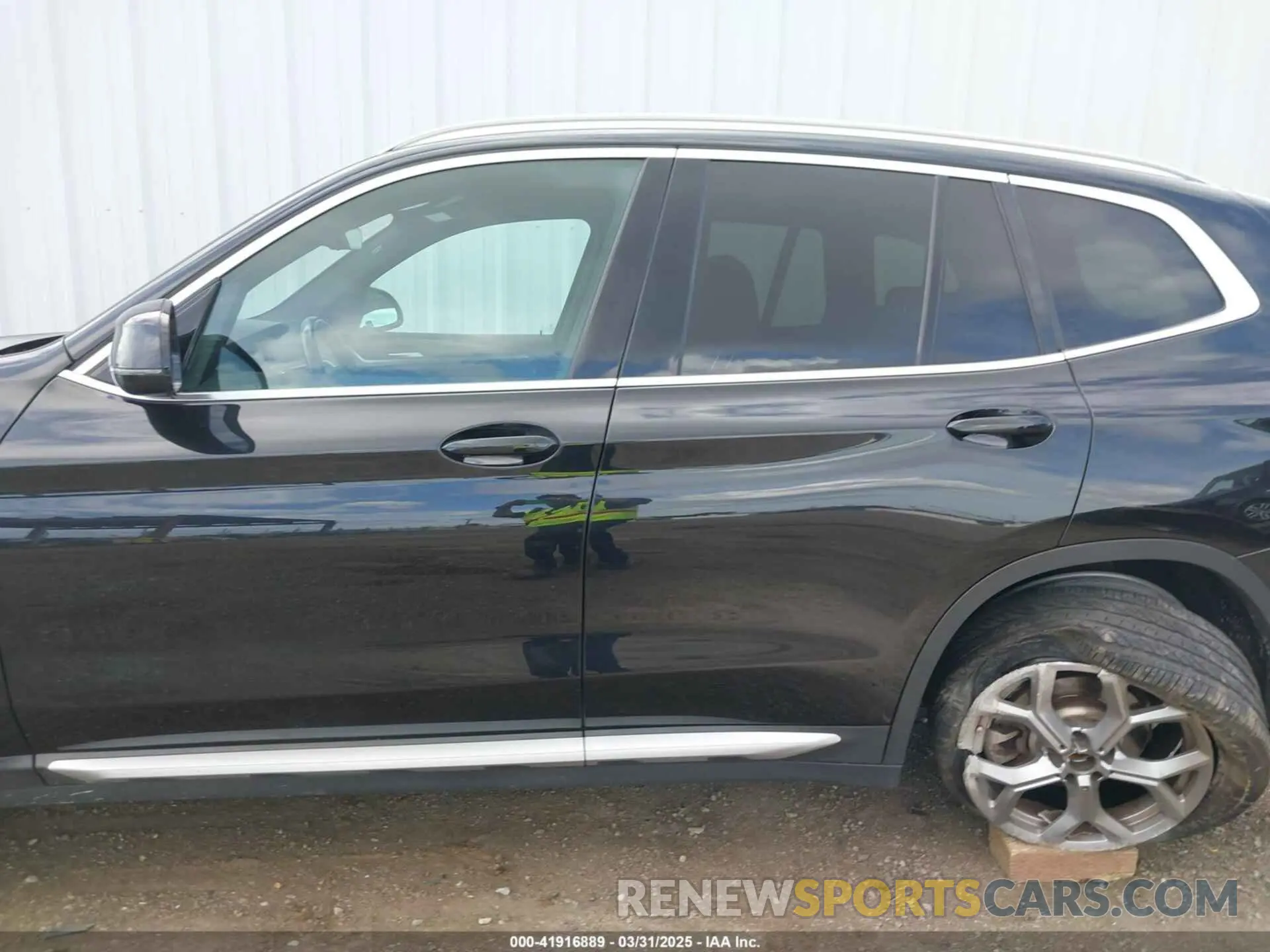 15 Photograph of a damaged car 5UXTS1C08M9H19167 BMW X3 PHEV 2021