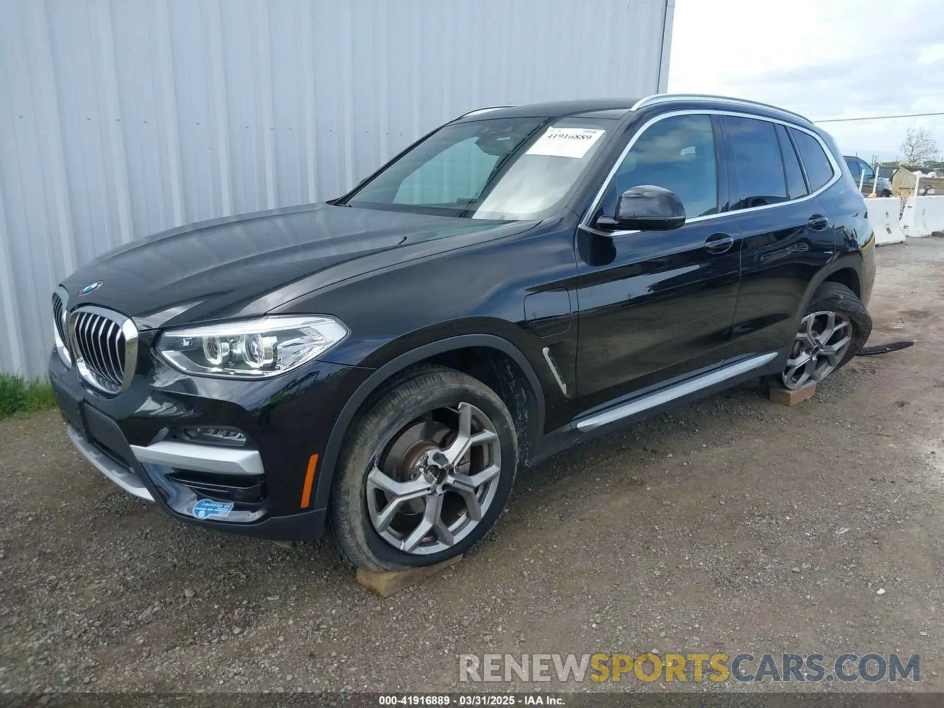 2 Photograph of a damaged car 5UXTS1C08M9H19167 BMW X3 PHEV 2021