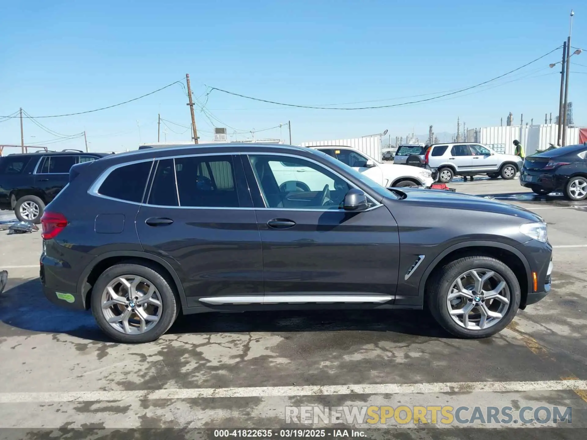 13 Photograph of a damaged car 5UXTS1C0XM9H12818 BMW X3 PHEV 2021