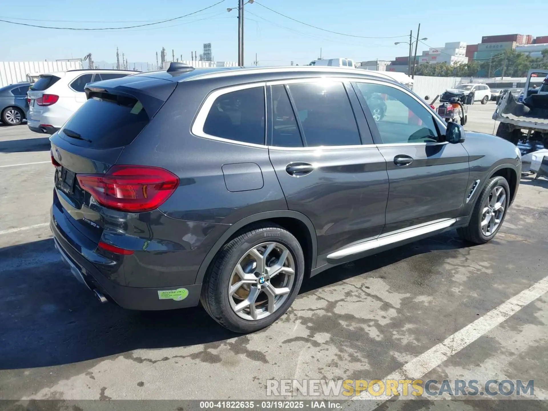 4 Photograph of a damaged car 5UXTS1C0XM9H12818 BMW X3 PHEV 2021