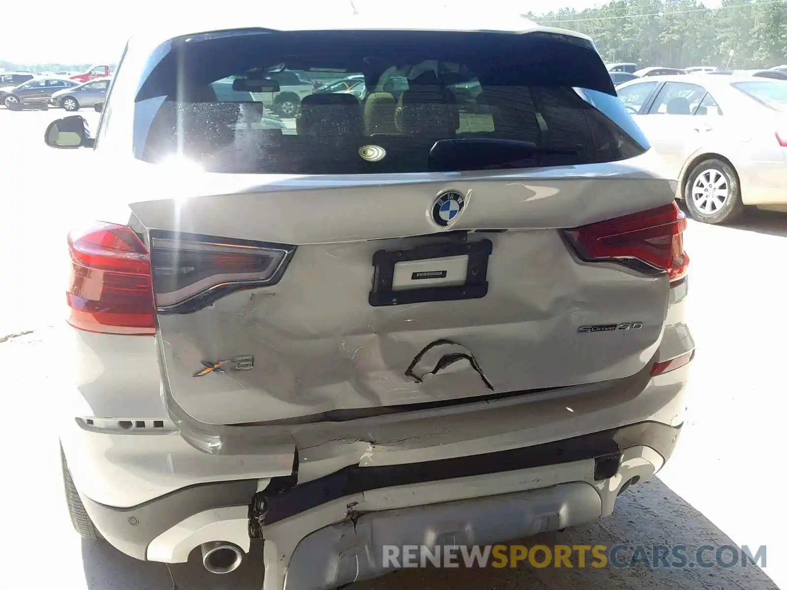 9 Photograph of a damaged car 5UXTR7C52KLE98210 BMW X3 SDRIVE3 2019