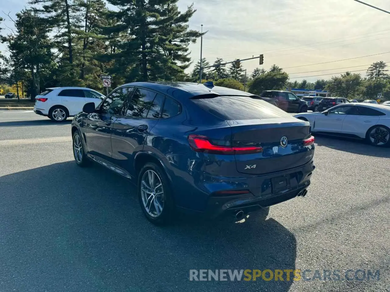 4 Photograph of a damaged car 5UXUJ3C50KLA58409 BMW X4 2019