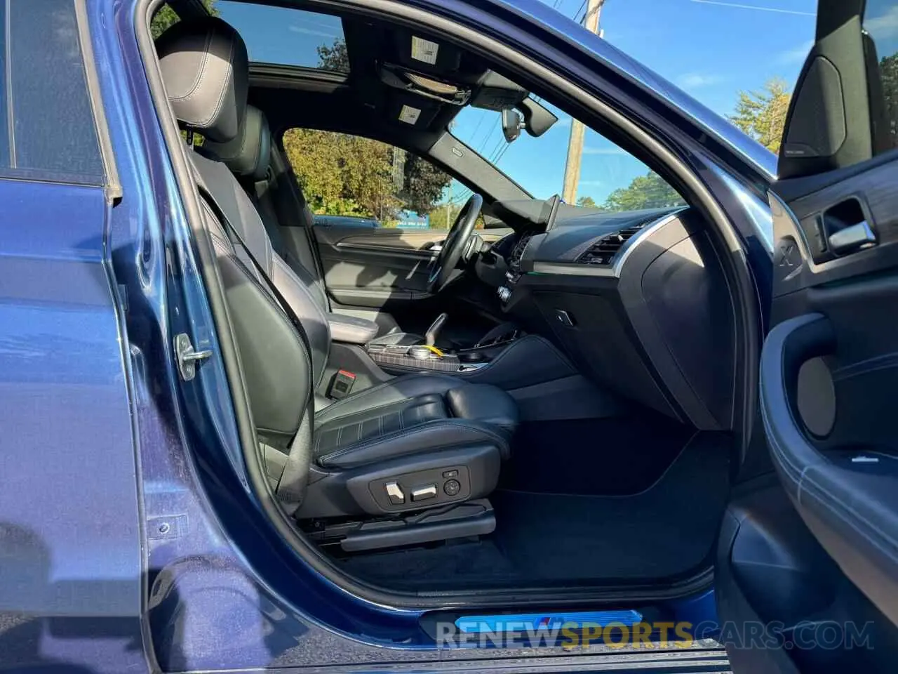 5 Photograph of a damaged car 5UXUJ3C50KLA58409 BMW X4 2019