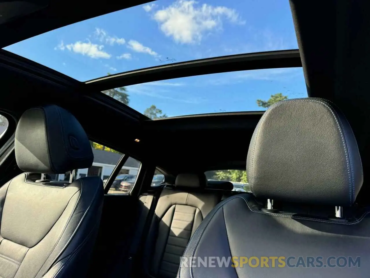 9 Photograph of a damaged car 5UXUJ3C50KLA58409 BMW X4 2019