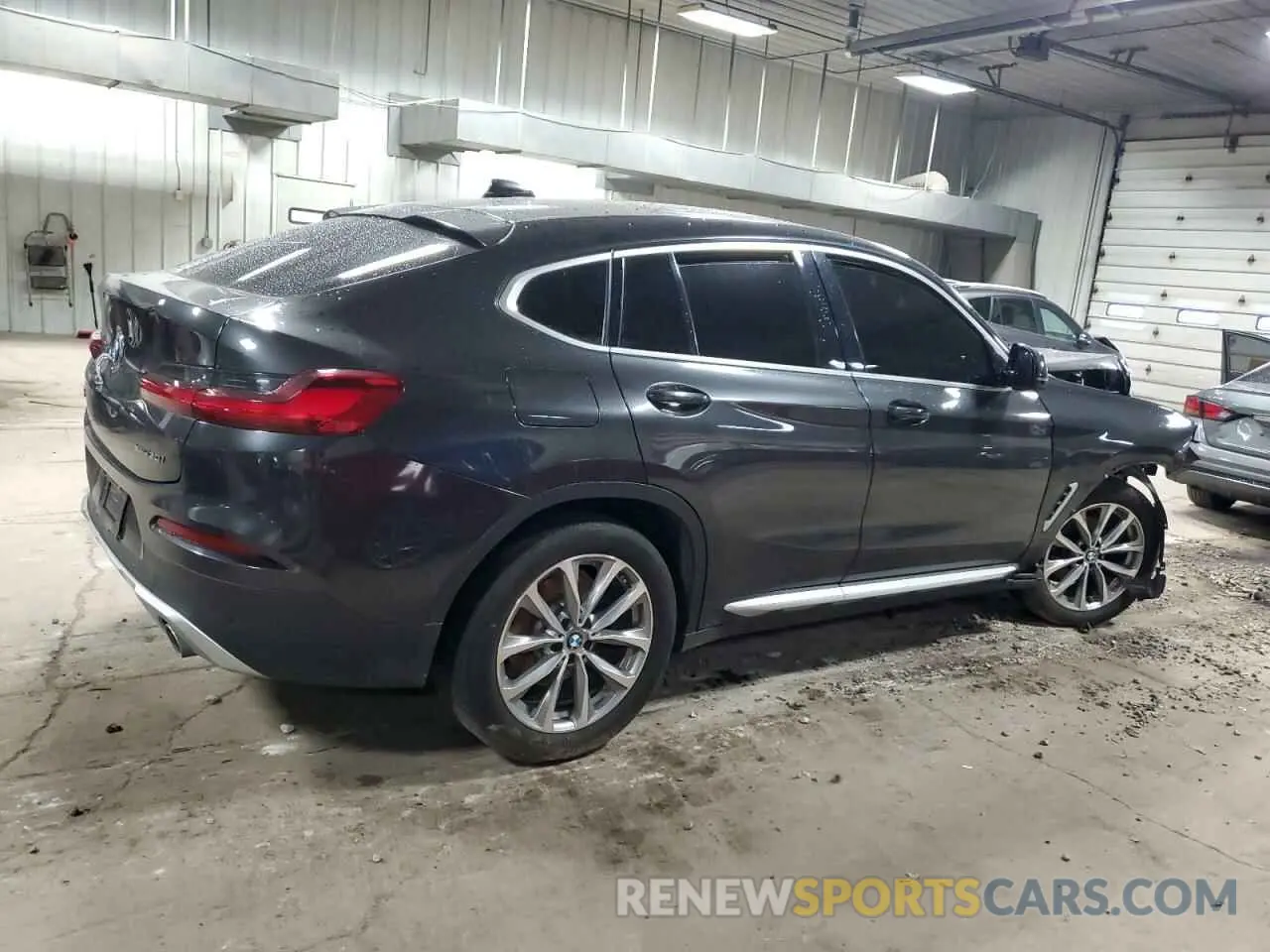 3 Photograph of a damaged car 5UXUJ3C50KLG51834 BMW X4 2019
