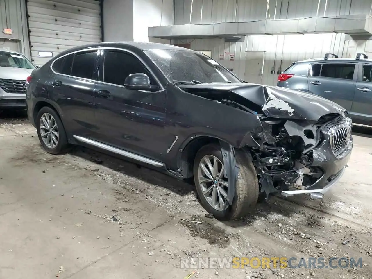 4 Photograph of a damaged car 5UXUJ3C50KLG51834 BMW X4 2019
