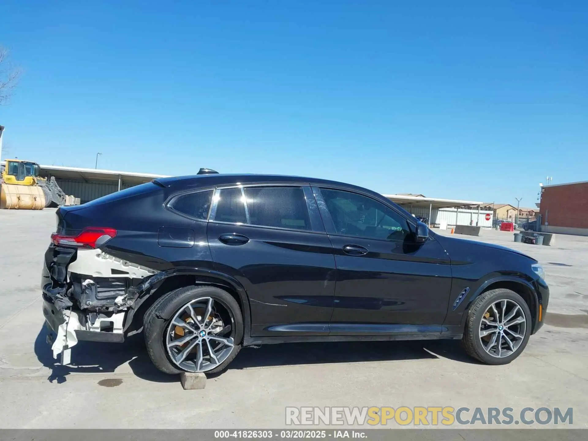 14 Photograph of a damaged car 5UXUJ3C50KLG53163 BMW X4 2019