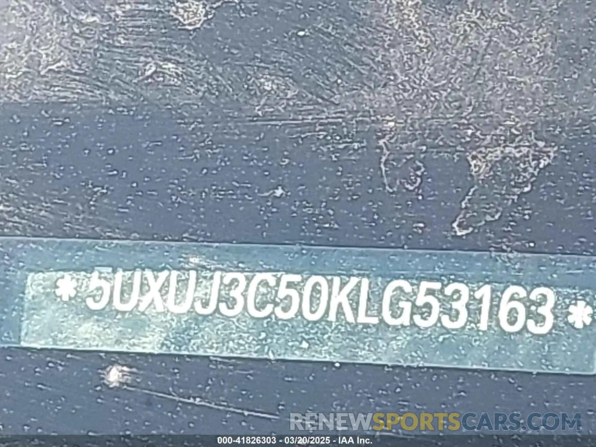 18 Photograph of a damaged car 5UXUJ3C50KLG53163 BMW X4 2019