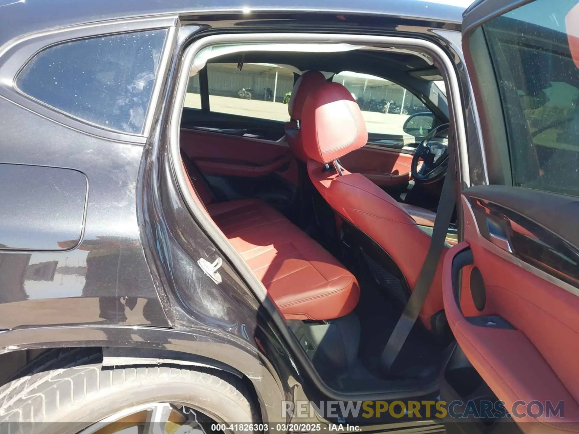 8 Photograph of a damaged car 5UXUJ3C50KLG53163 BMW X4 2019