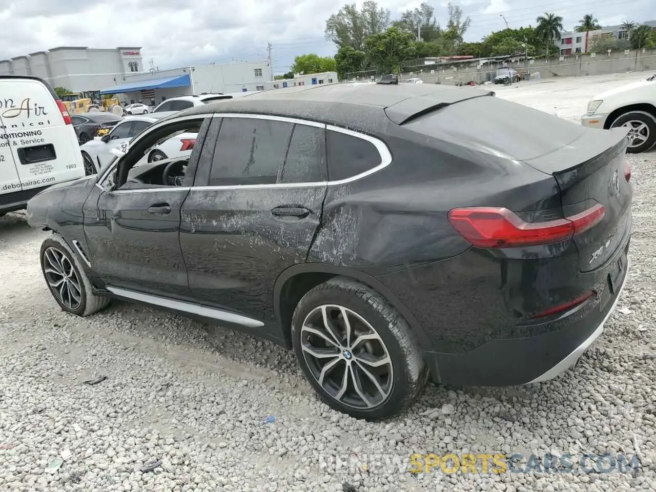 2 Photograph of a damaged car 5UXUJ3C50KLG55348 BMW X4 2019