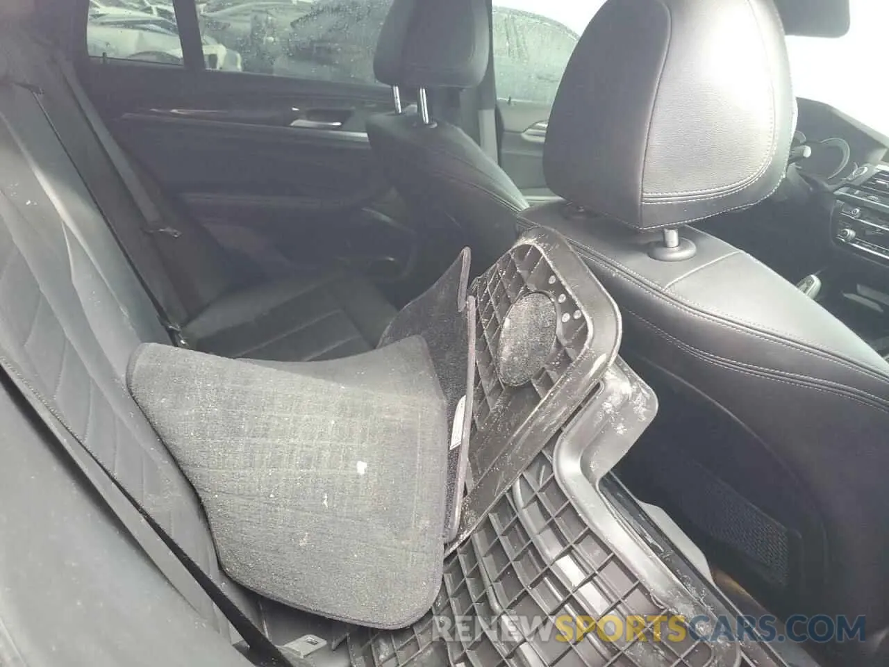 11 Photograph of a damaged car 5UXUJ3C50KLG56418 BMW X4 2019