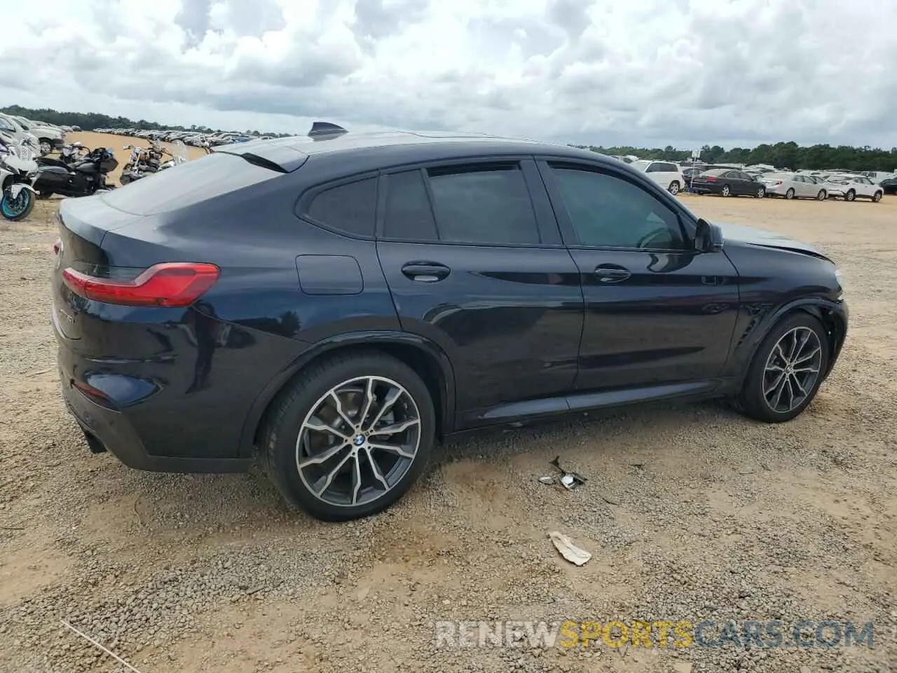 3 Photograph of a damaged car 5UXUJ3C51KLA58600 BMW X4 2019
