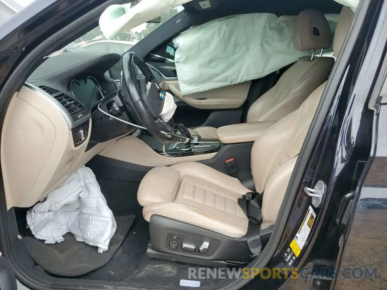 7 Photograph of a damaged car 5UXUJ3C51KLA58600 BMW X4 2019
