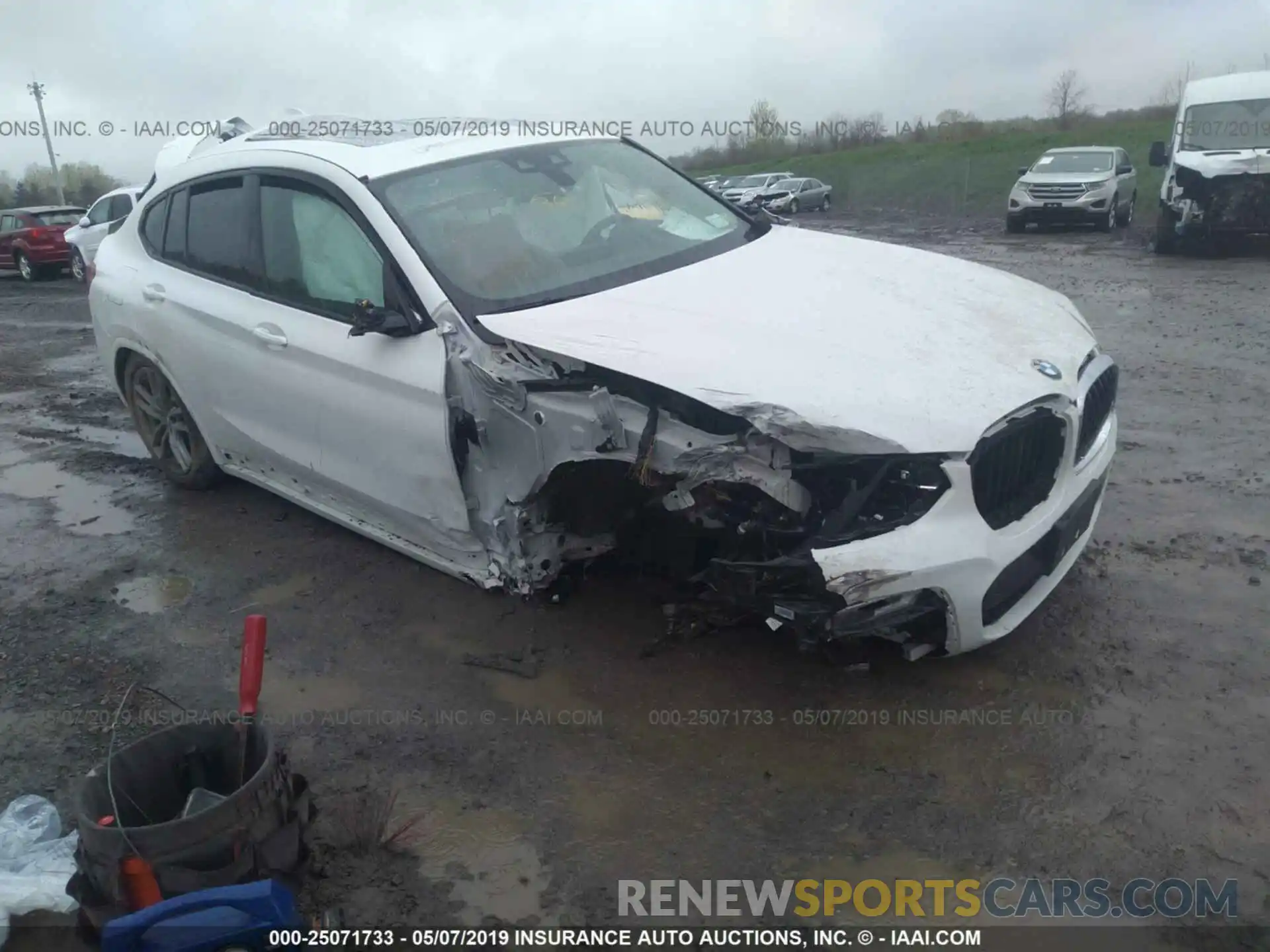 1 Photograph of a damaged car 5UXUJ3C51KLG52457 BMW X4 2019