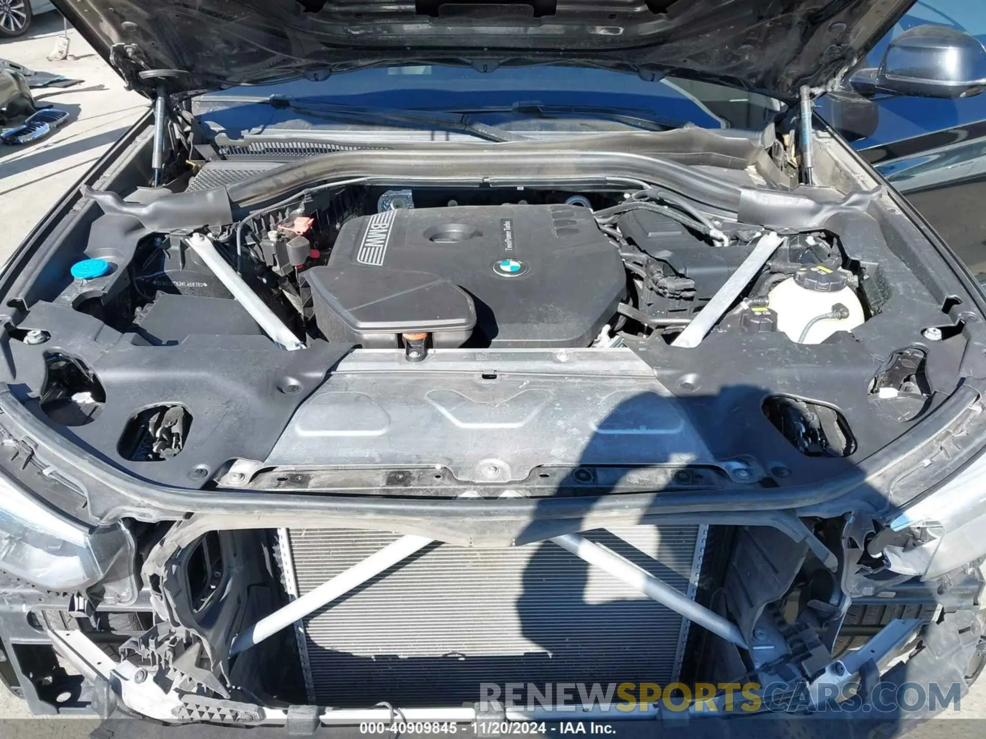 10 Photograph of a damaged car 5UXUJ3C52KLA58380 BMW X4 2019