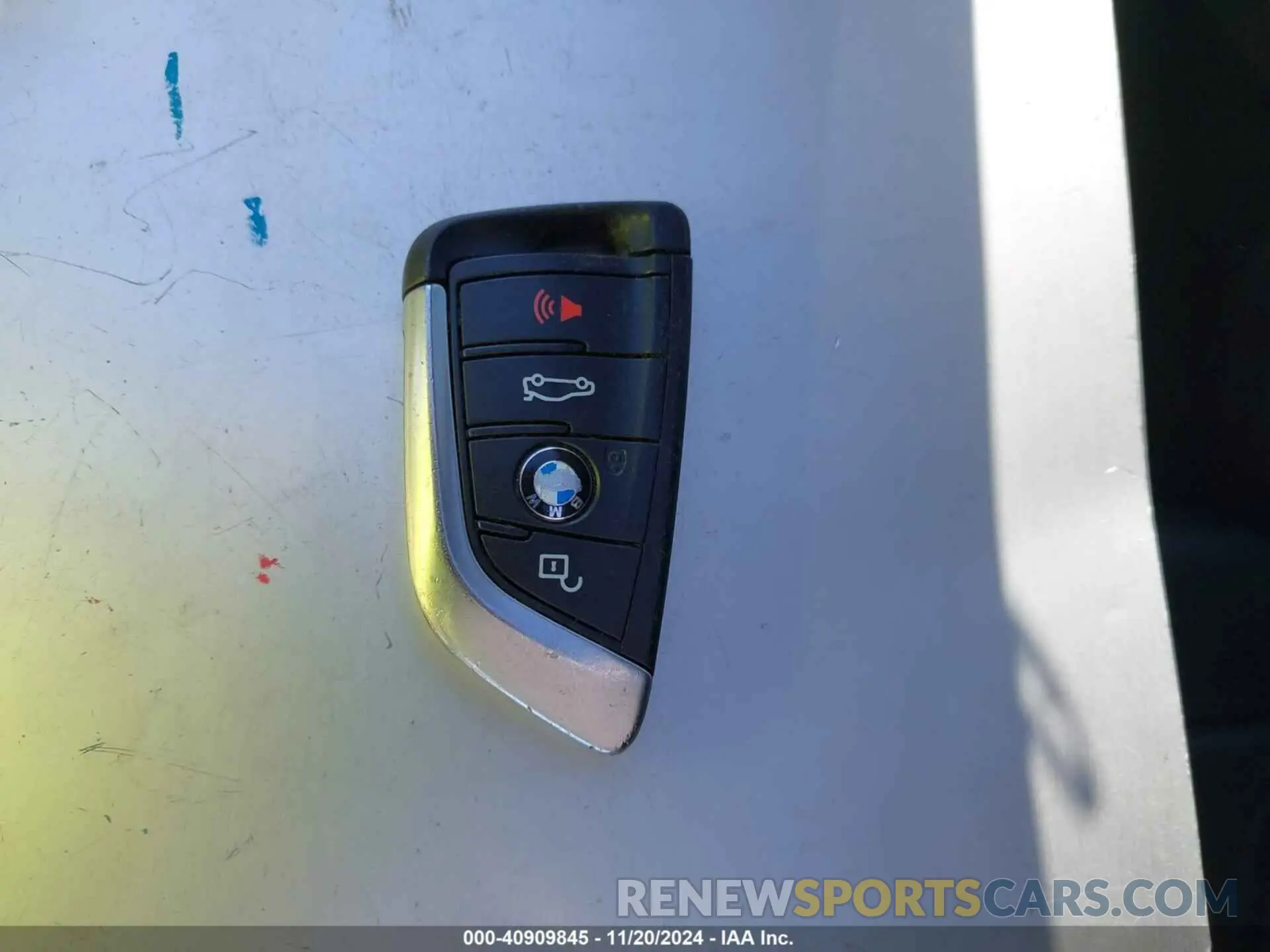 11 Photograph of a damaged car 5UXUJ3C52KLA58380 BMW X4 2019