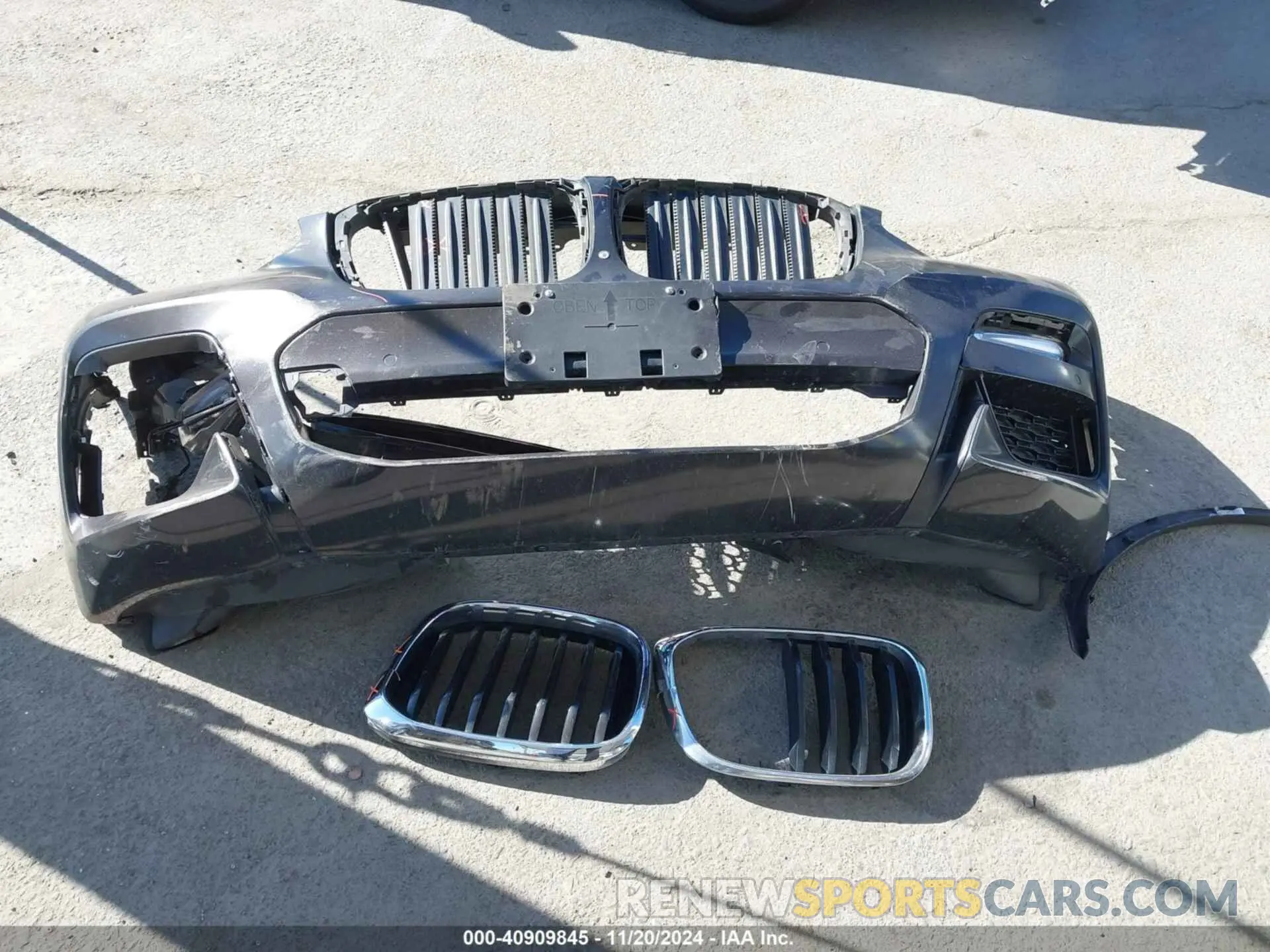 12 Photograph of a damaged car 5UXUJ3C52KLA58380 BMW X4 2019