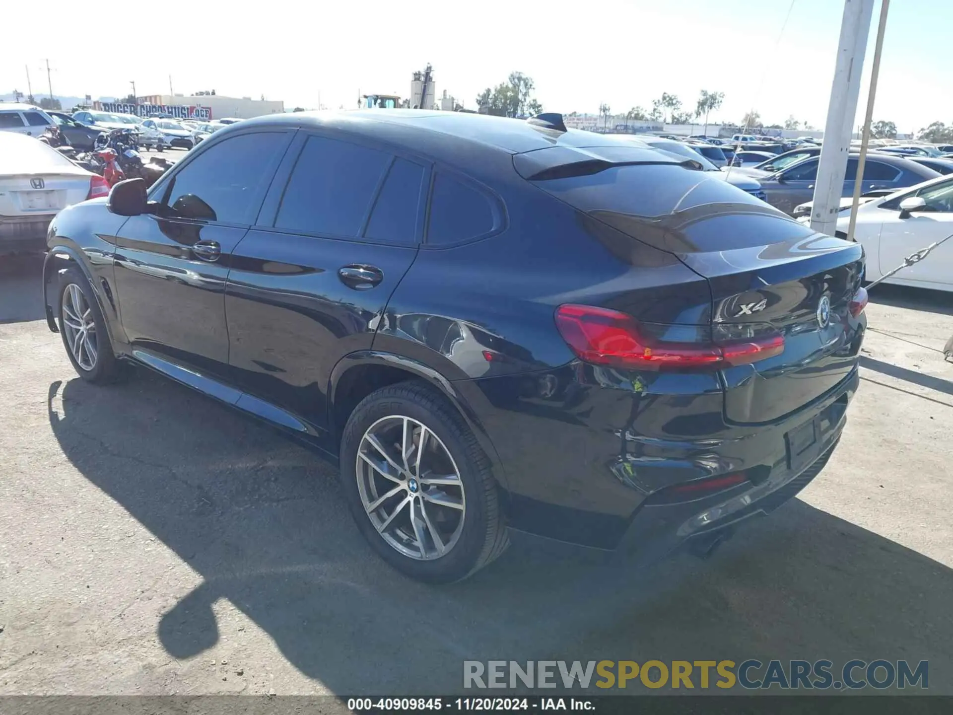 3 Photograph of a damaged car 5UXUJ3C52KLA58380 BMW X4 2019