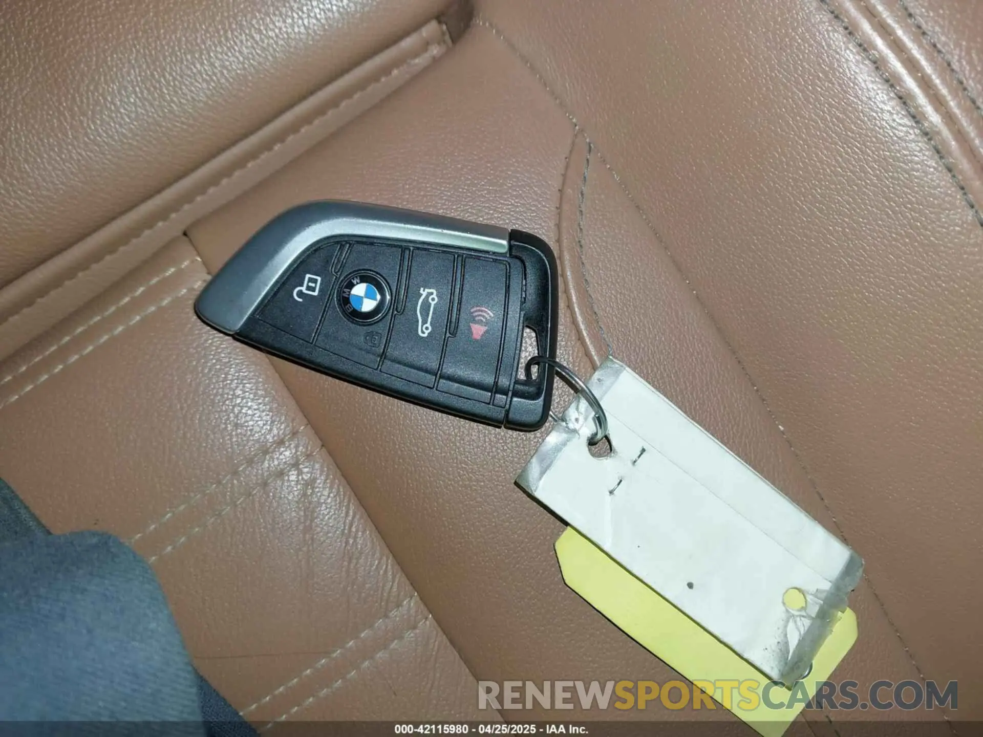 11 Photograph of a damaged car 5UXUJ3C52KLG53004 BMW X4 2019