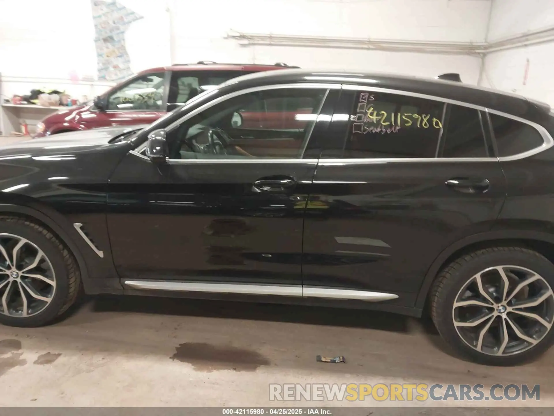 14 Photograph of a damaged car 5UXUJ3C52KLG53004 BMW X4 2019