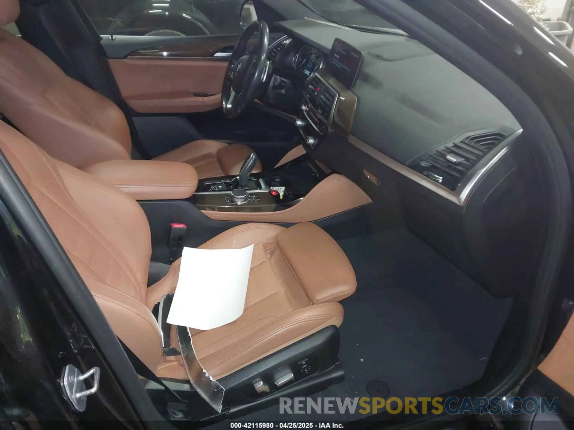 5 Photograph of a damaged car 5UXUJ3C52KLG53004 BMW X4 2019
