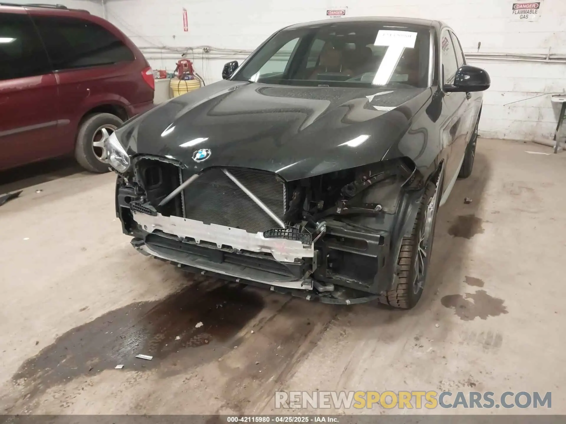 6 Photograph of a damaged car 5UXUJ3C52KLG53004 BMW X4 2019