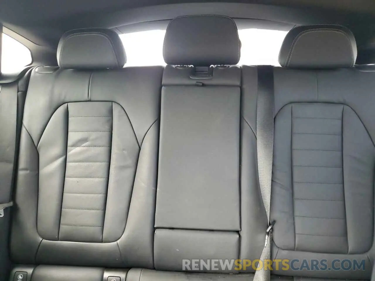 10 Photograph of a damaged car 5UXUJ3C52KLG53780 BMW X4 2019