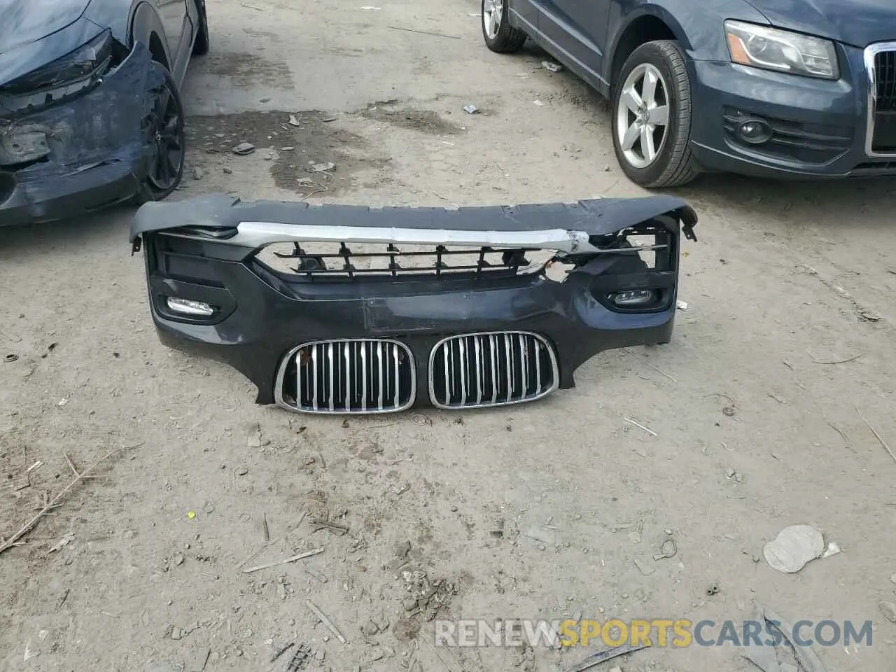13 Photograph of a damaged car 5UXUJ3C52KLG53780 BMW X4 2019