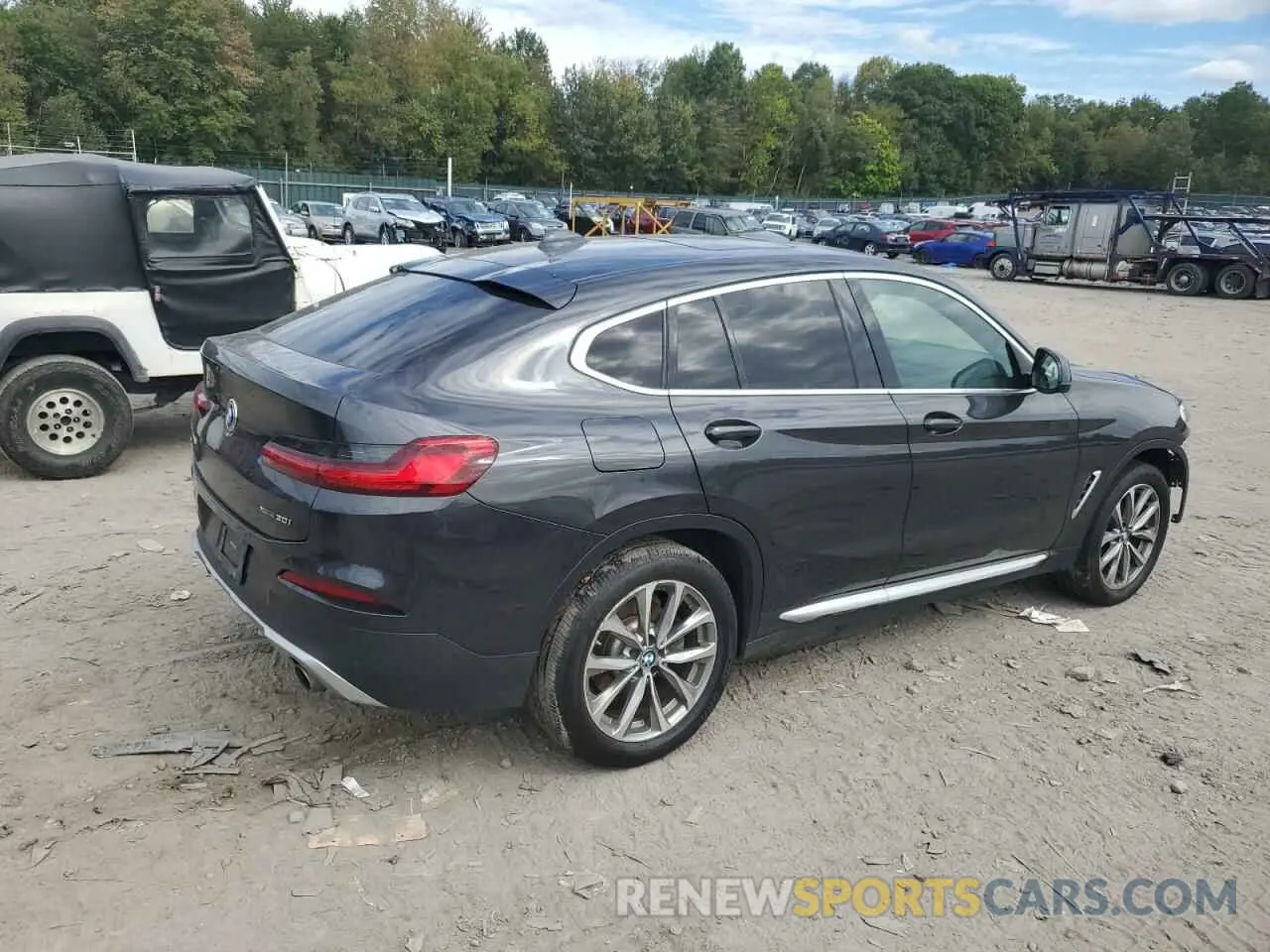 3 Photograph of a damaged car 5UXUJ3C52KLG53780 BMW X4 2019