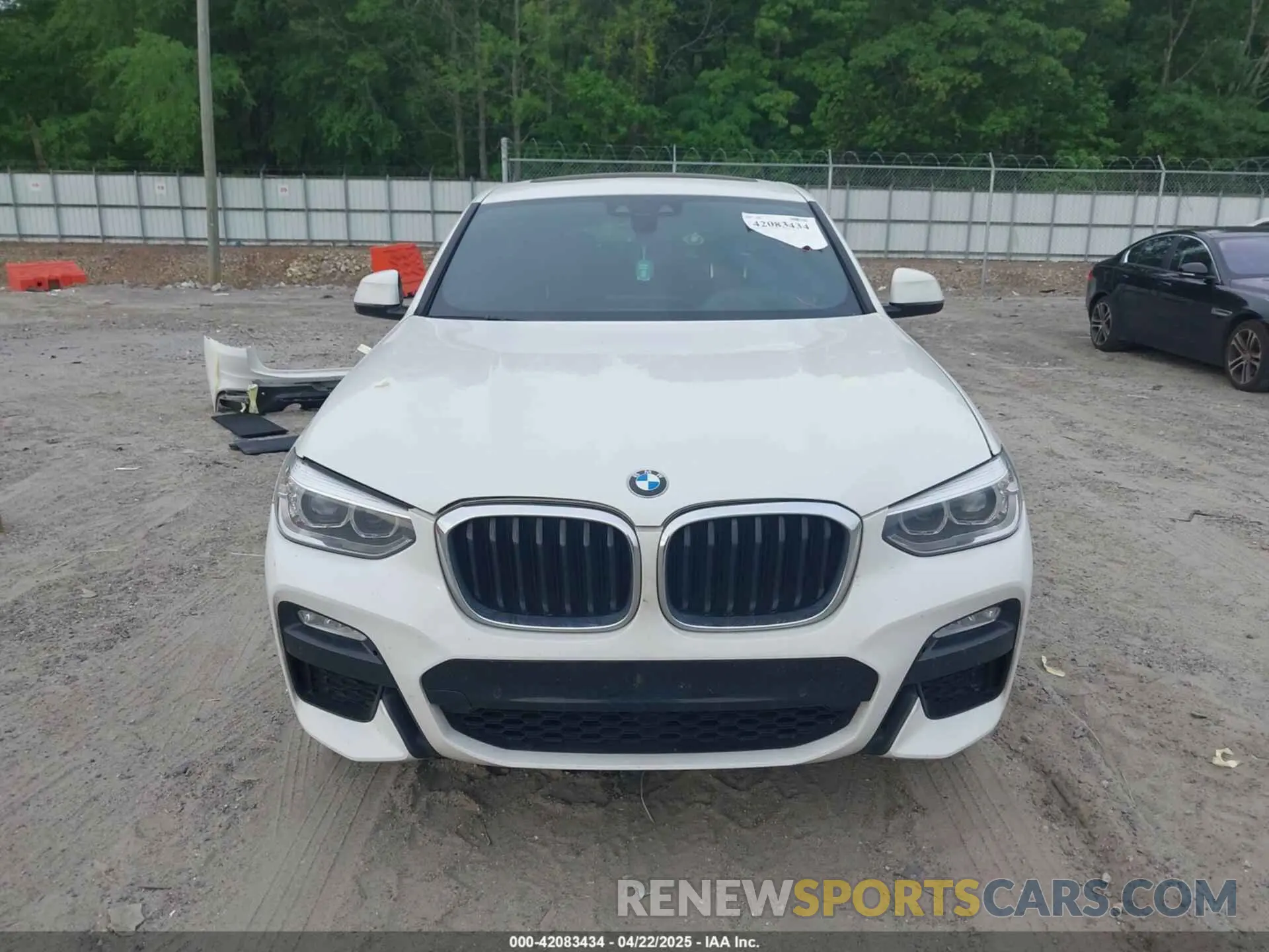 13 Photograph of a damaged car 5UXUJ3C52KLG54945 BMW X4 2019