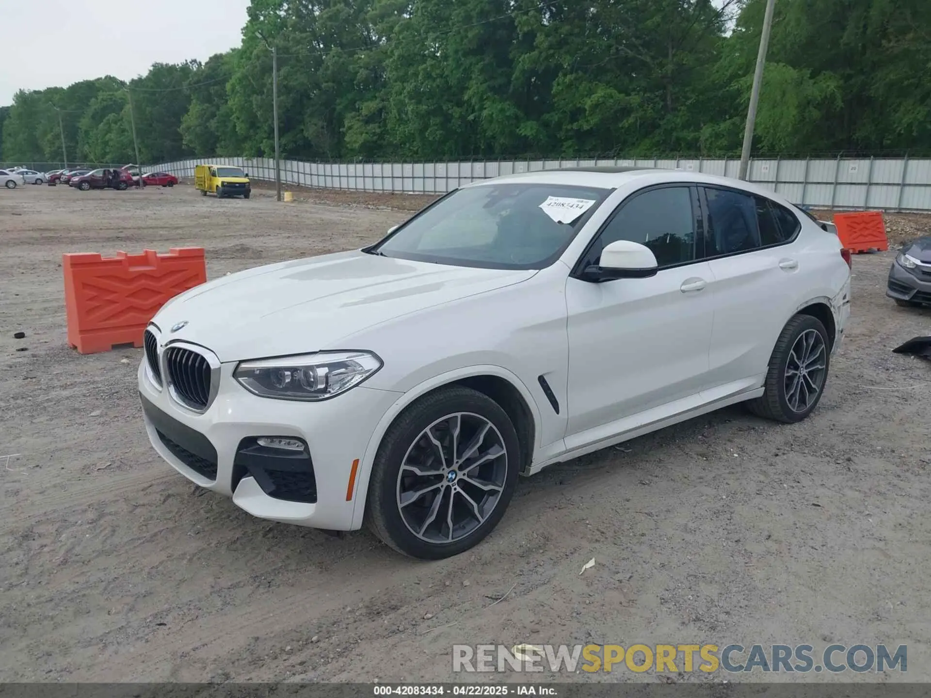 2 Photograph of a damaged car 5UXUJ3C52KLG54945 BMW X4 2019