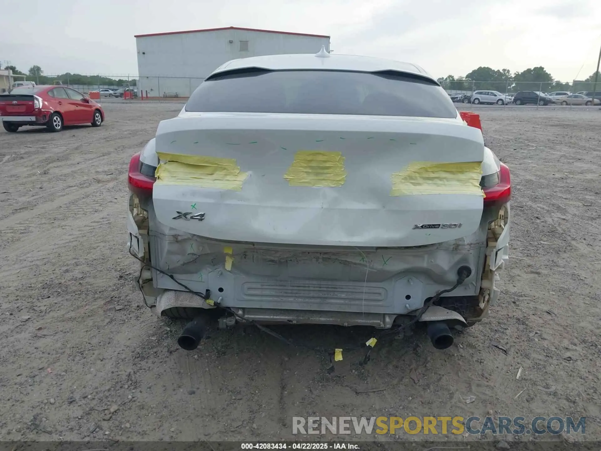 6 Photograph of a damaged car 5UXUJ3C52KLG54945 BMW X4 2019