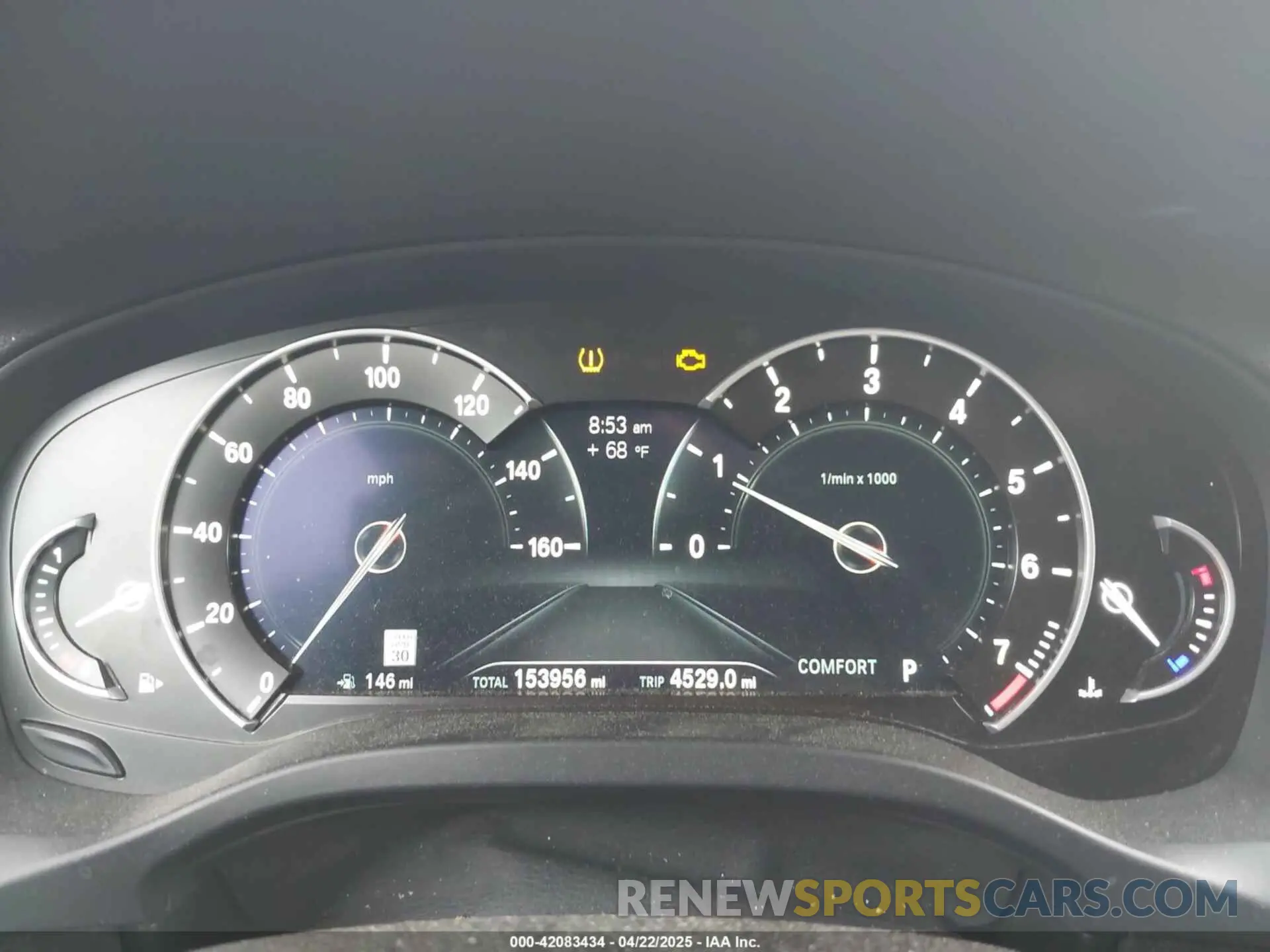7 Photograph of a damaged car 5UXUJ3C52KLG54945 BMW X4 2019