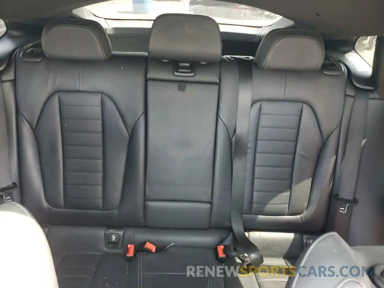 10 Photograph of a damaged car 5UXUJ3C52KLG57232 BMW X4 2019