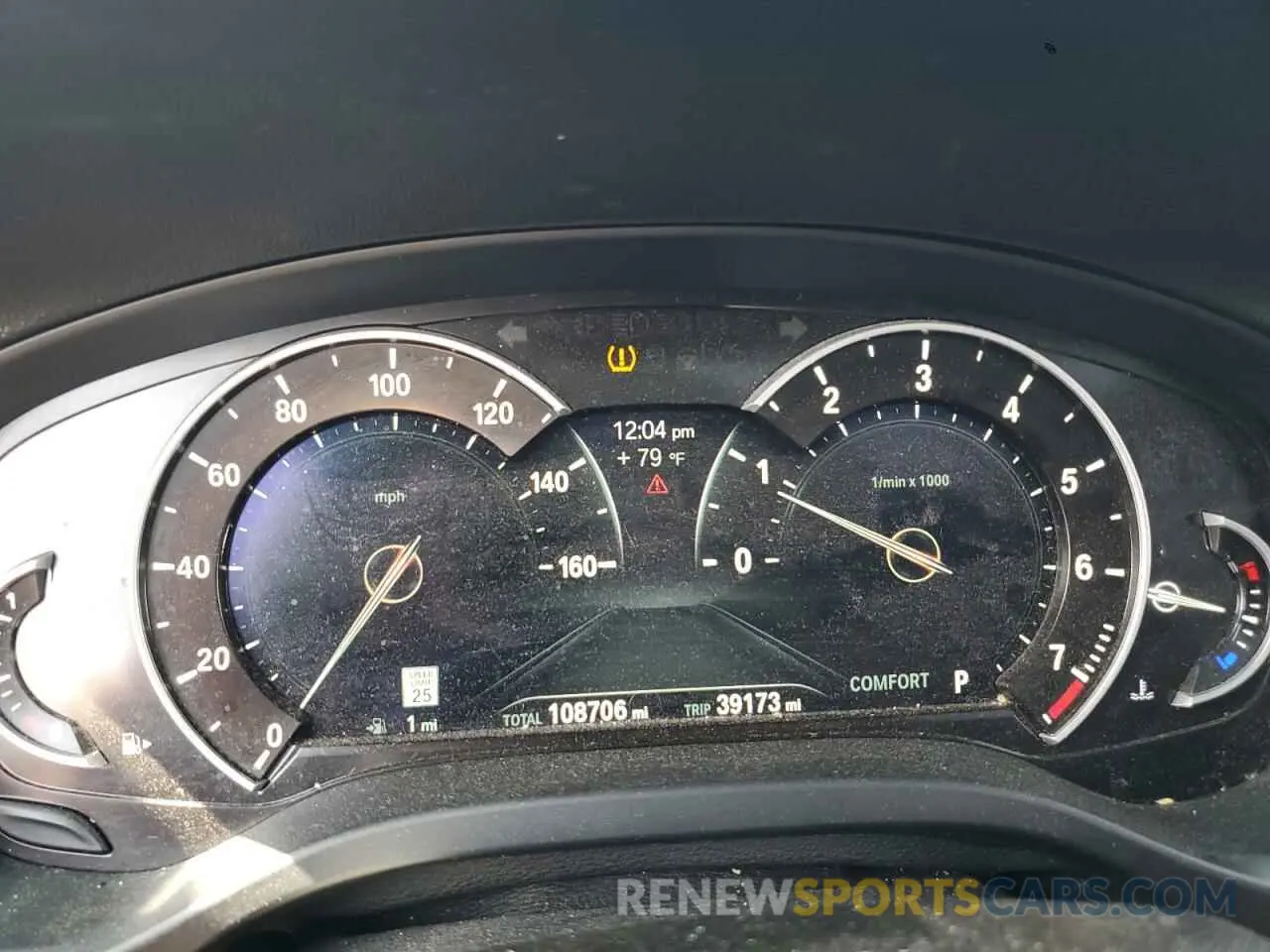 9 Photograph of a damaged car 5UXUJ3C52KLG57232 BMW X4 2019