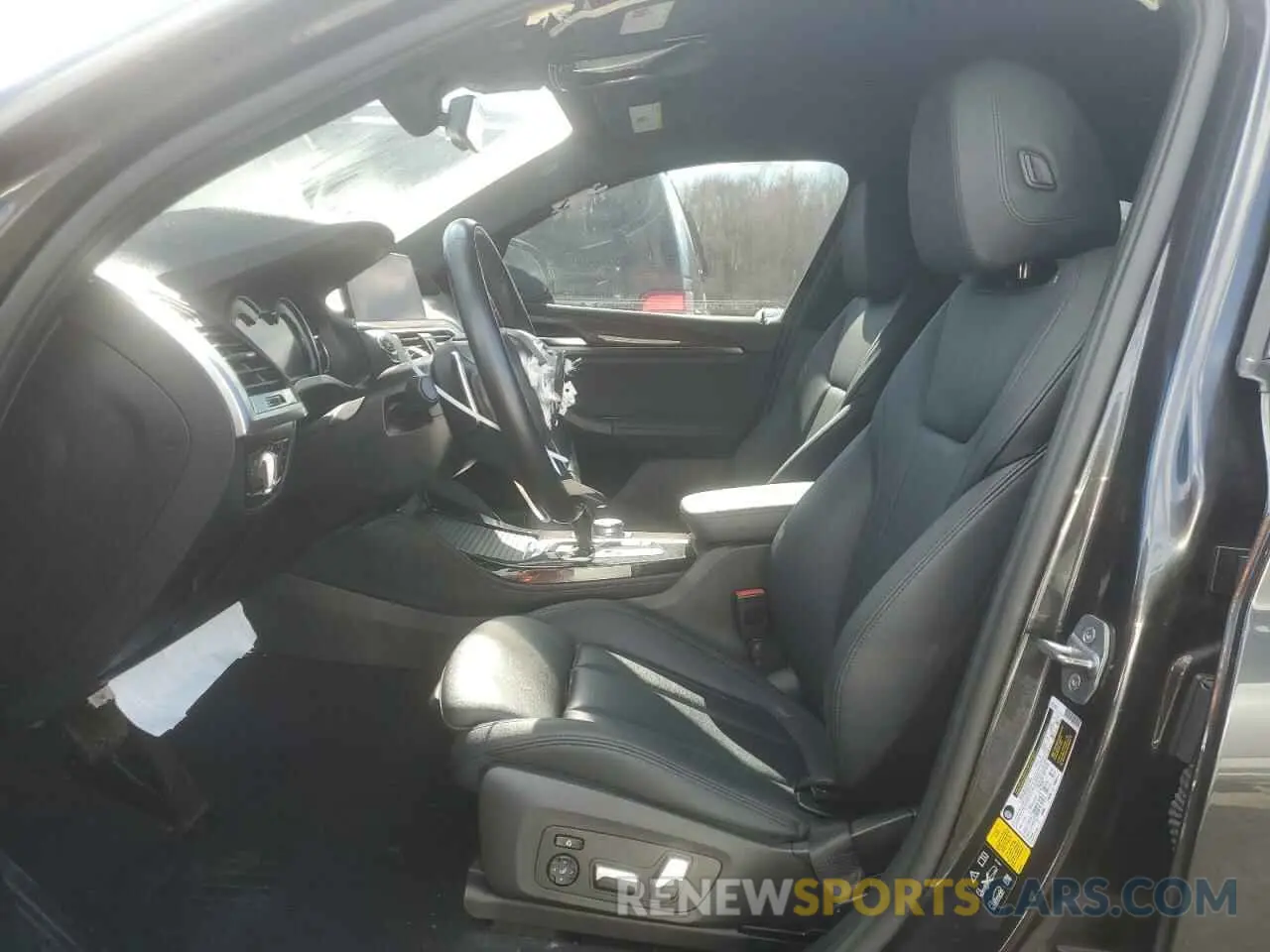 7 Photograph of a damaged car 5UXUJ3C53KLG54369 BMW X4 2019