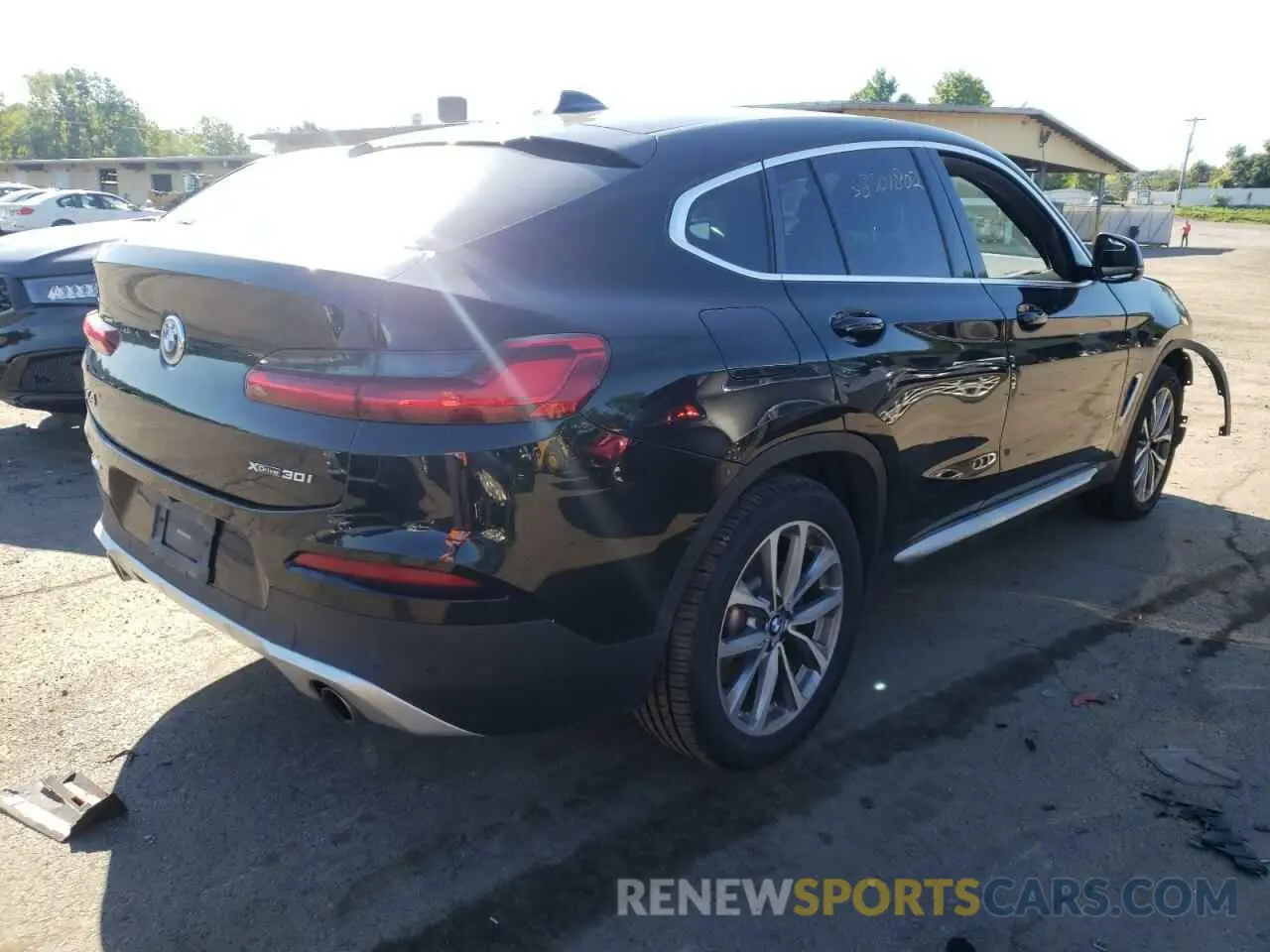 4 Photograph of a damaged car 5UXUJ3C53KLG54663 BMW X4 2019