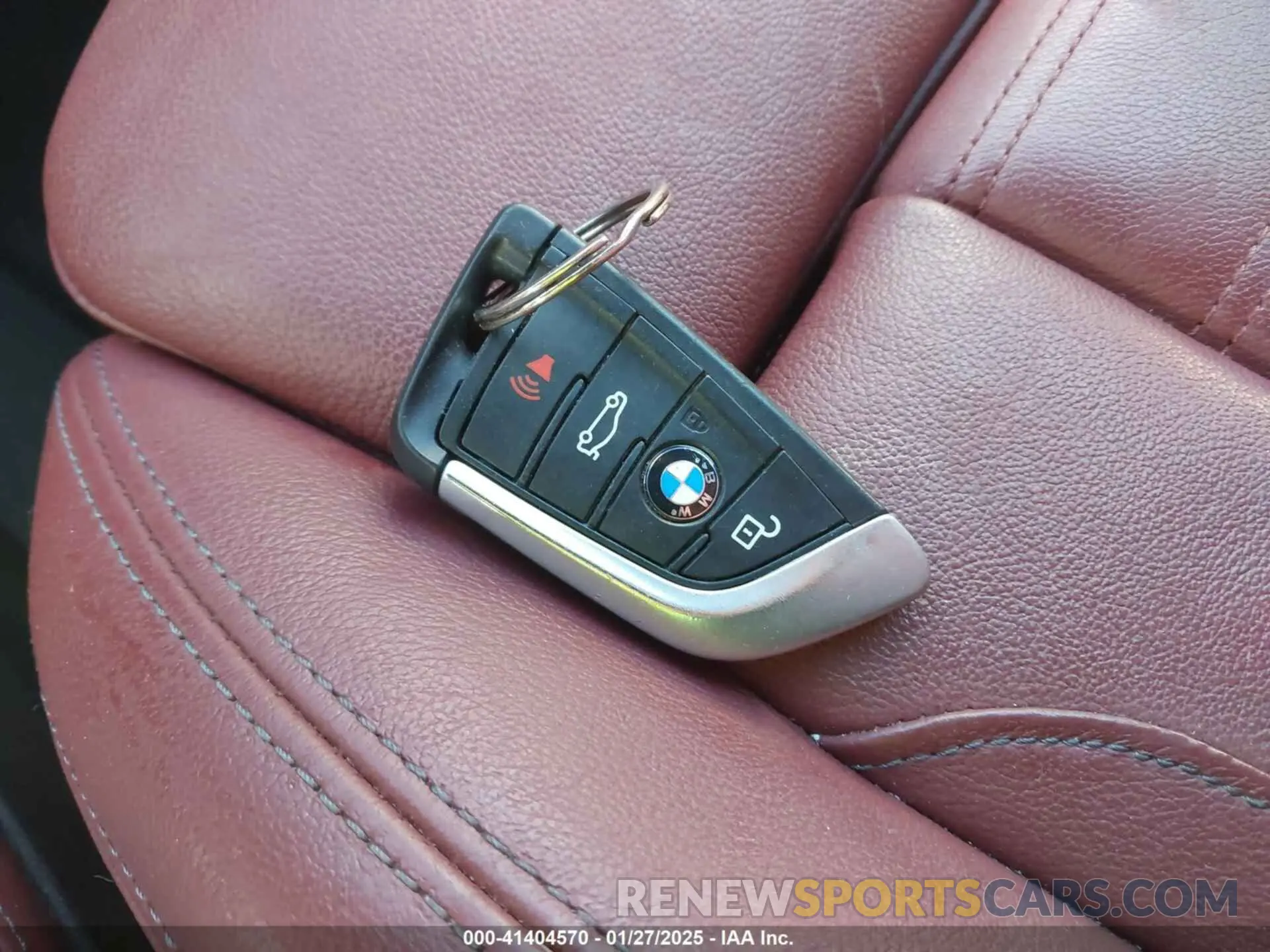 11 Photograph of a damaged car 5UXUJ3C54KLG52078 BMW X4 2019