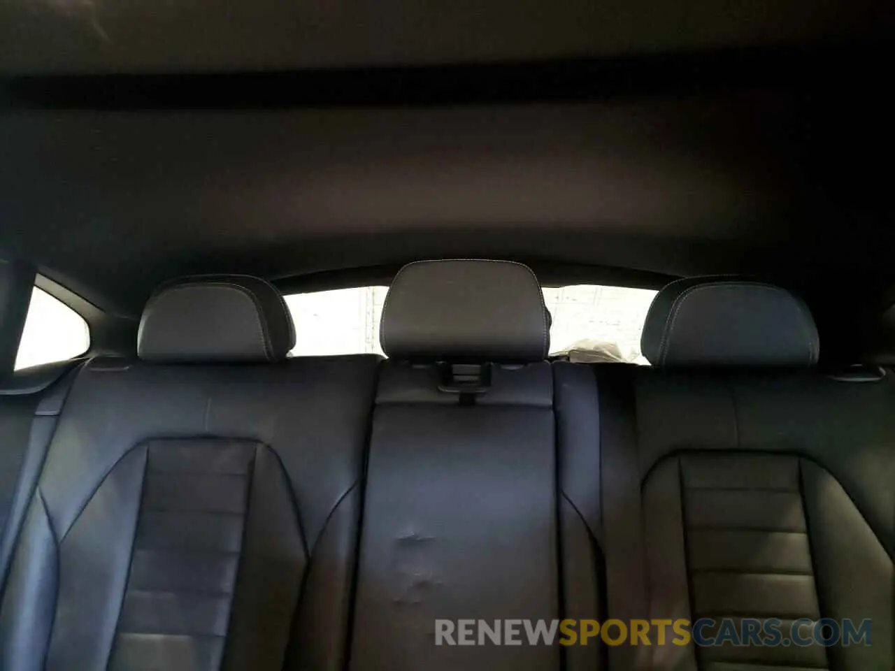 10 Photograph of a damaged car 5UXUJ3C55KLG52171 BMW X4 2019