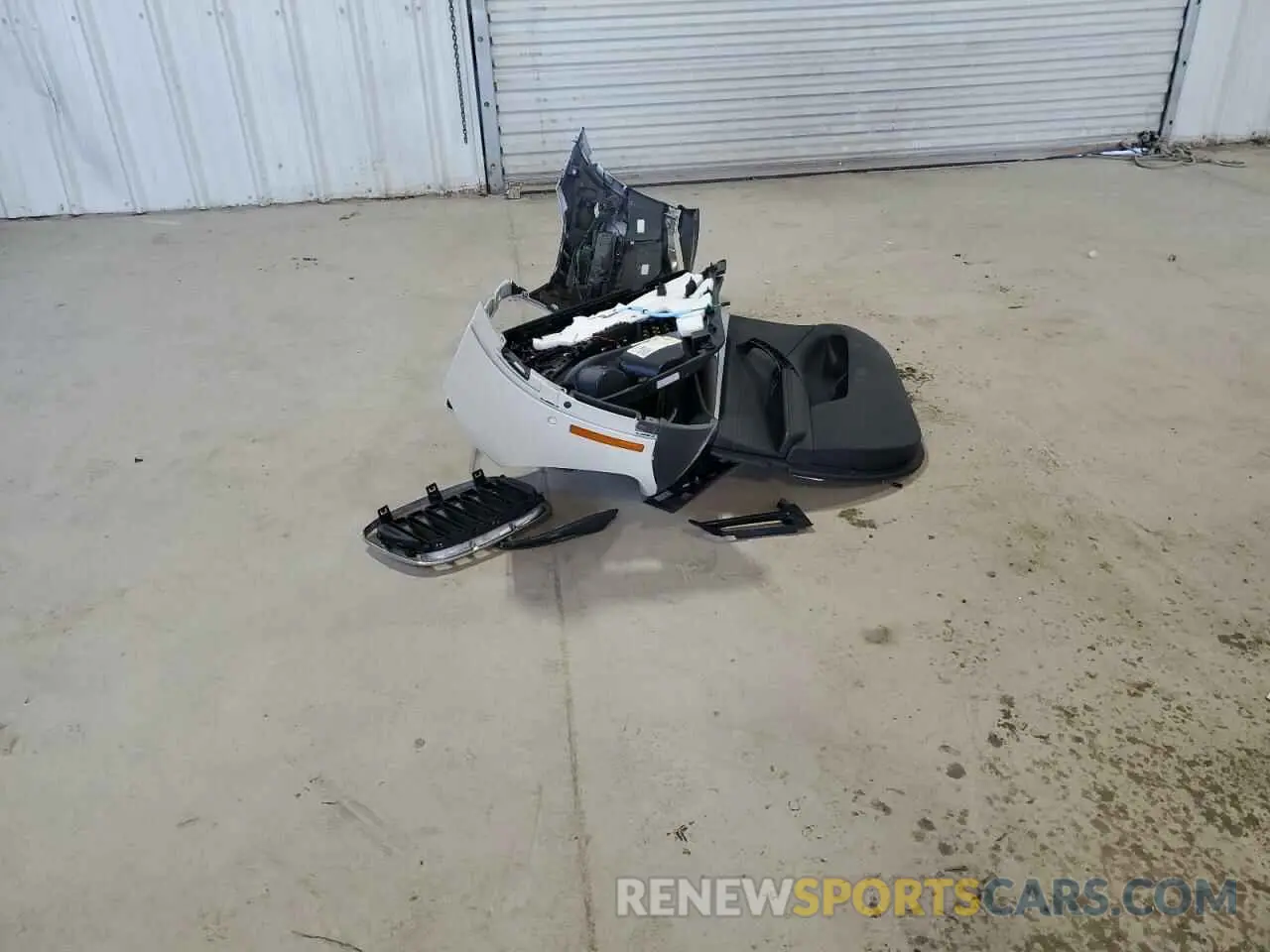 13 Photograph of a damaged car 5UXUJ3C55KLG52171 BMW X4 2019