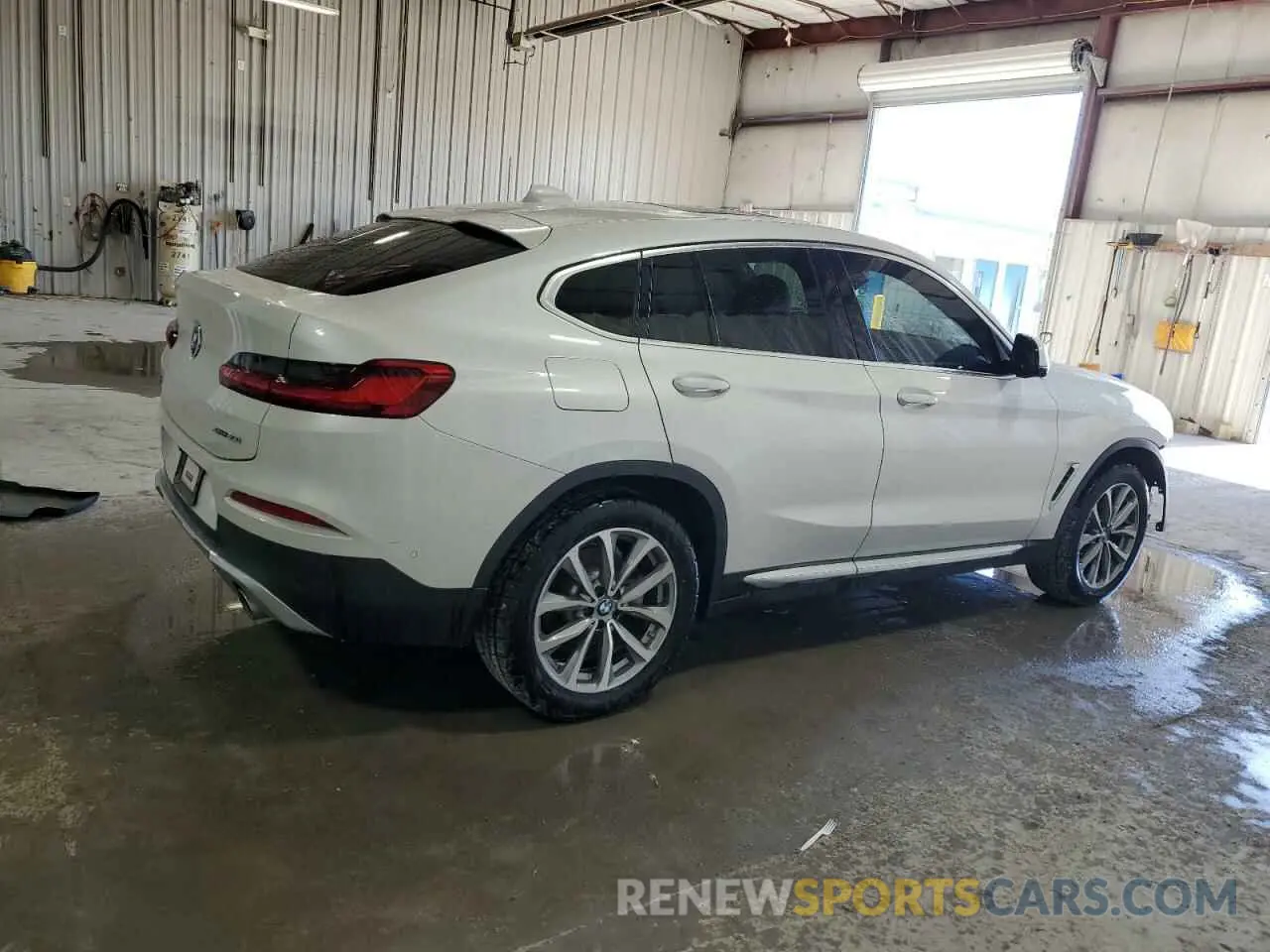 3 Photograph of a damaged car 5UXUJ3C55KLG52171 BMW X4 2019