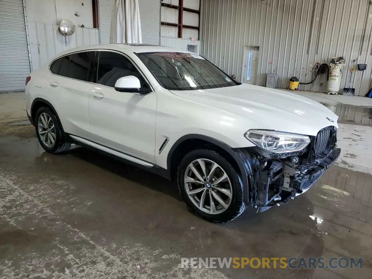 4 Photograph of a damaged car 5UXUJ3C55KLG52171 BMW X4 2019