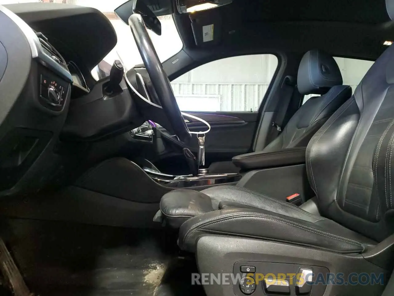 7 Photograph of a damaged car 5UXUJ3C55KLG52171 BMW X4 2019