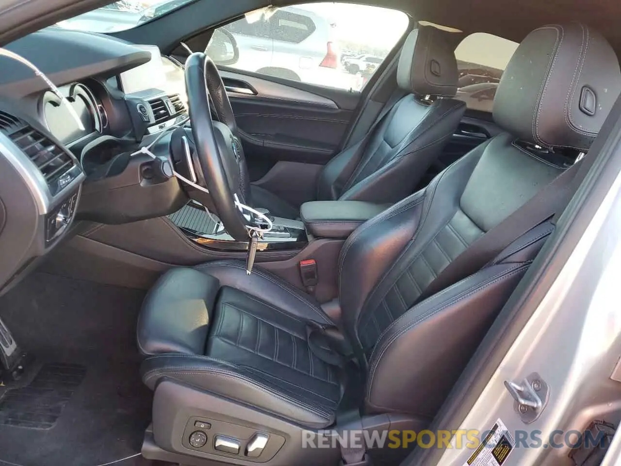 7 Photograph of a damaged car 5UXUJ3C55KLG54504 BMW X4 2019