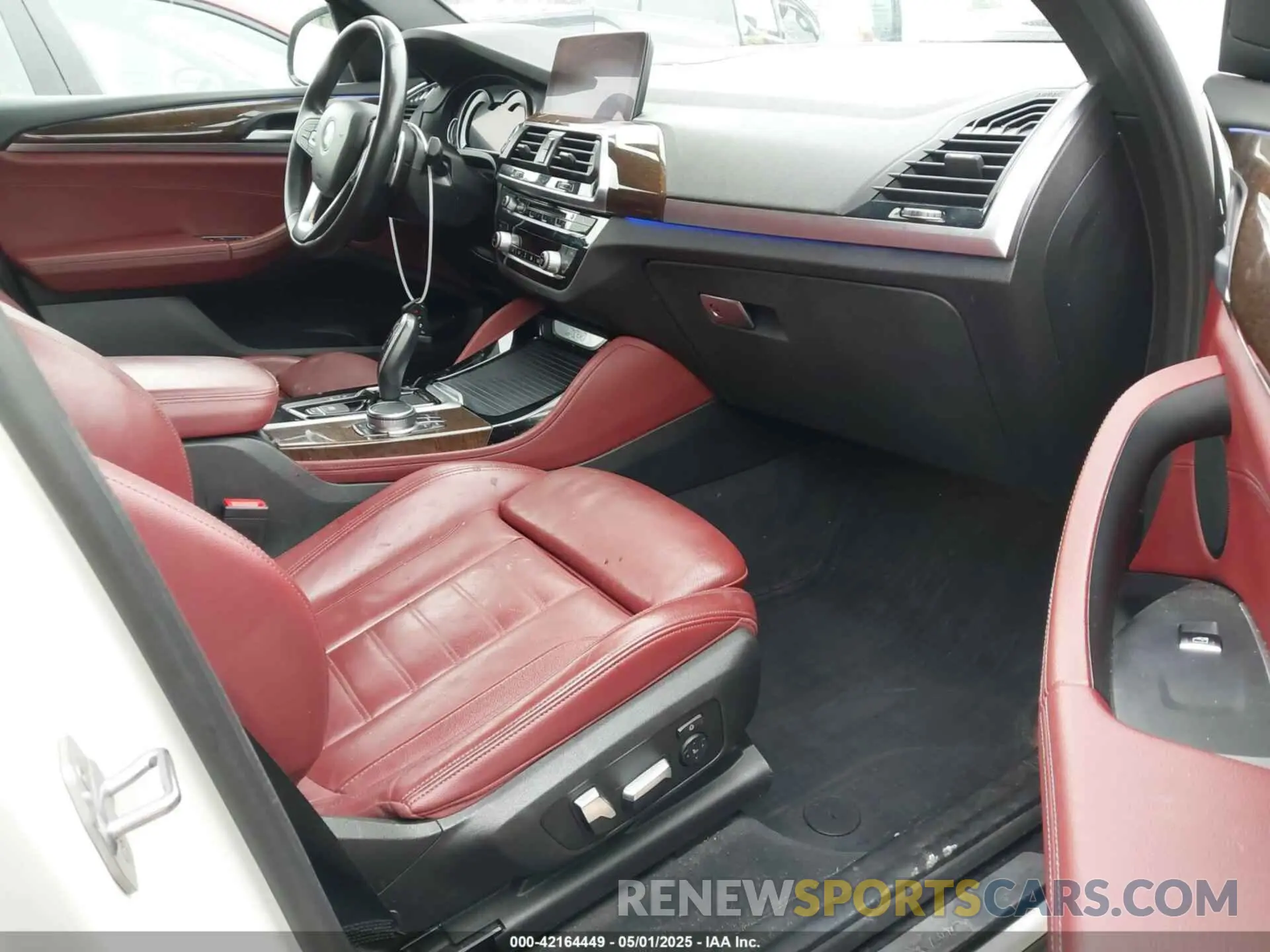5 Photograph of a damaged car 5UXUJ3C56KLG53314 BMW X4 2019