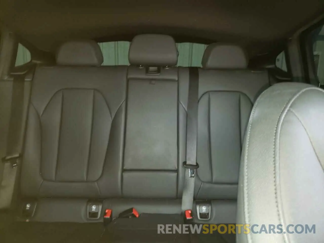 10 Photograph of a damaged car 5UXUJ3C56KLG54768 BMW X4 2019