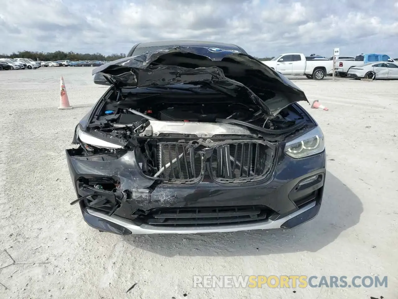 5 Photograph of a damaged car 5UXUJ3C56KLG54947 BMW X4 2019