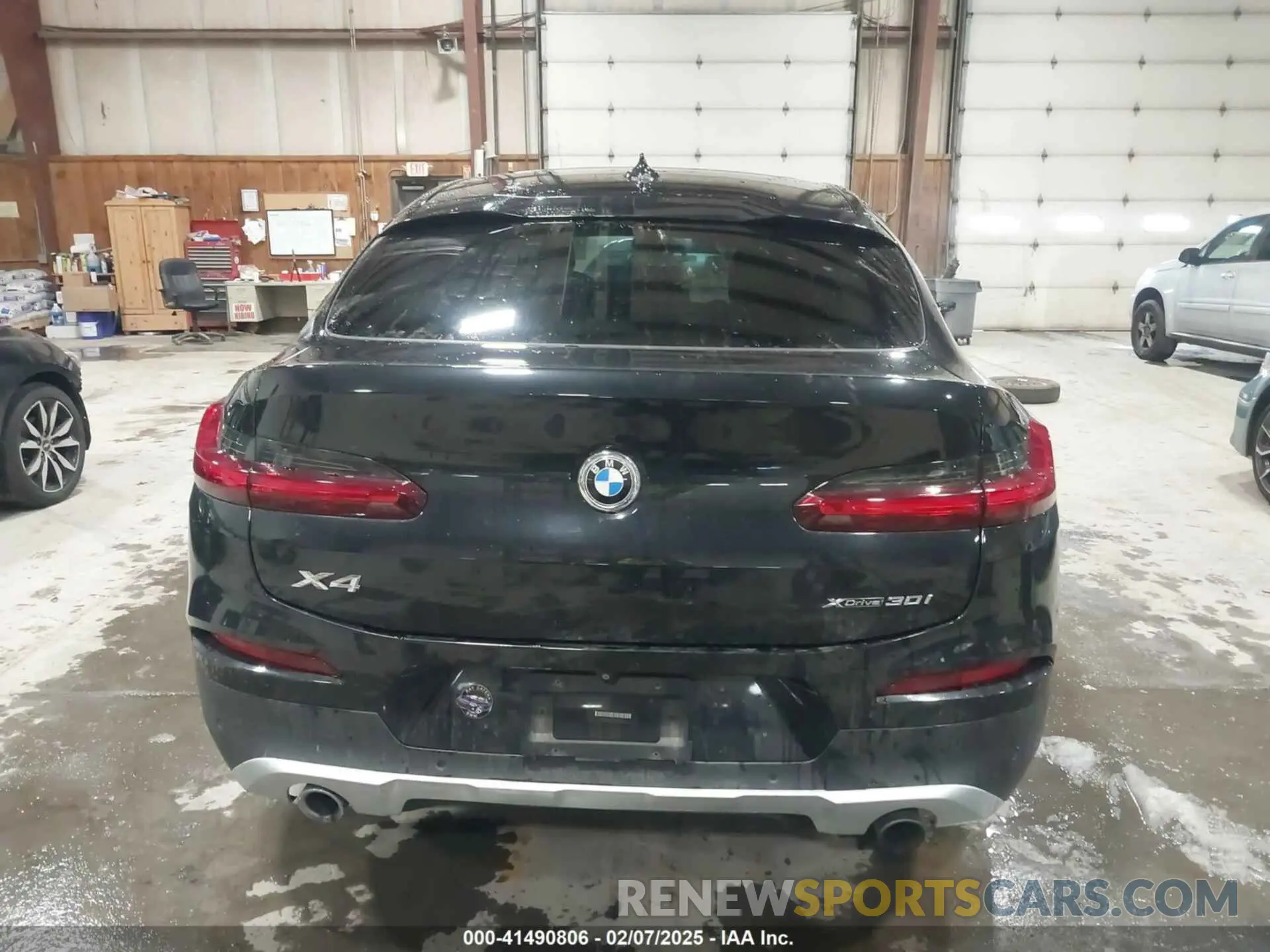 15 Photograph of a damaged car 5UXUJ3C57KLG51796 BMW X4 2019