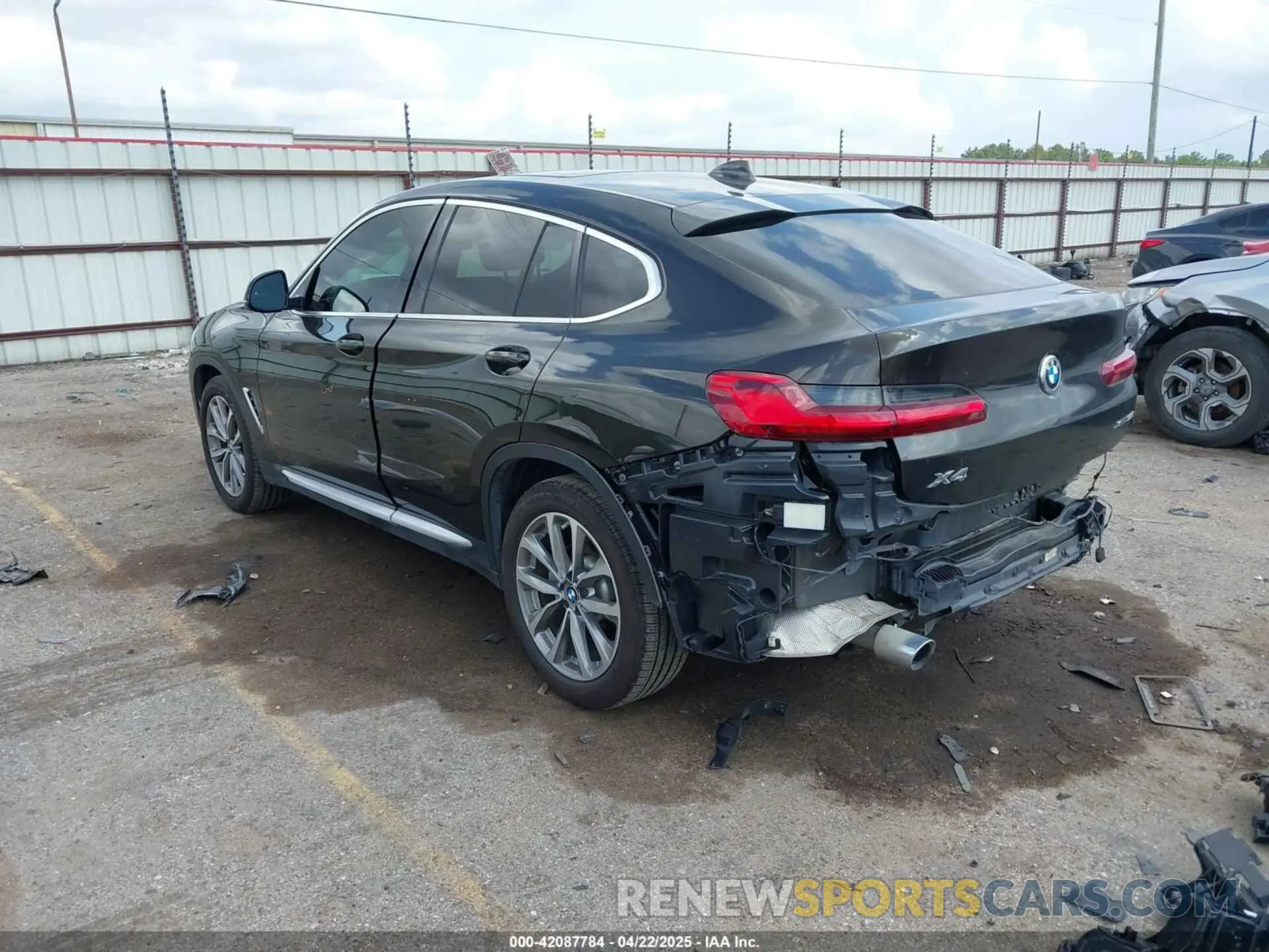3 Photograph of a damaged car 5UXUJ3C57KLG53175 BMW X4 2019